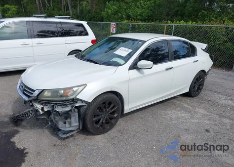2015 Honda Accord Sport z USA, uszkodzony, nr VIN 1HGCR2F57FA095002